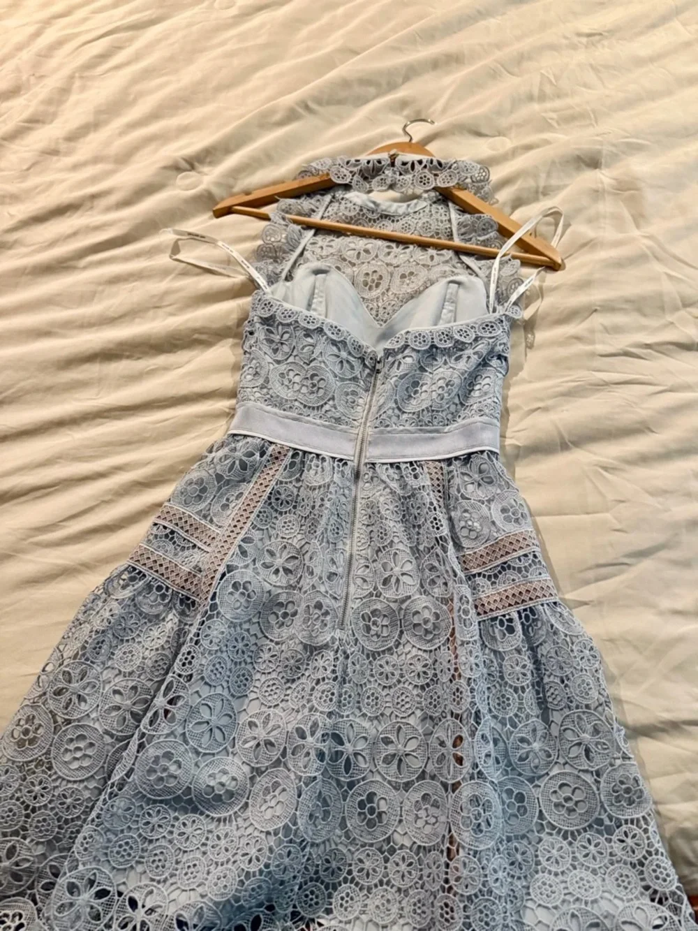 NWT STEAL SELF-PORTRAIT BLUE LACE HALTERNECK MINI DRESS Size 0 - Picture 4 of 8